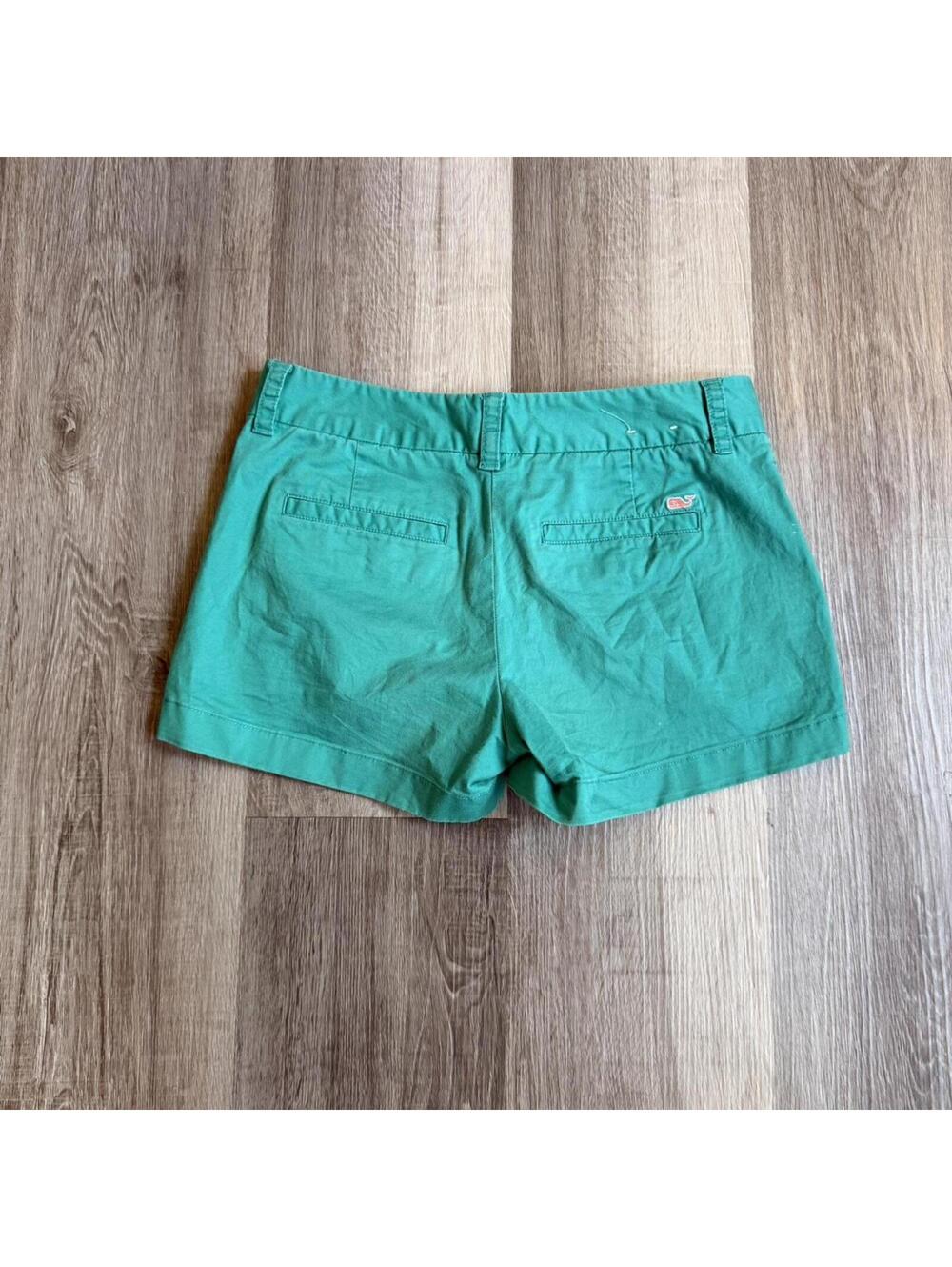 Vineyard Vines green shorts size 28 #preppy #summer